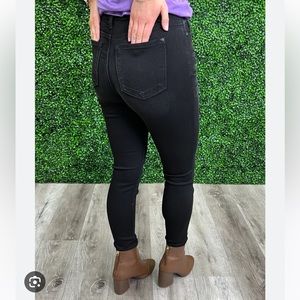 Judy Blue black button fly skinny jeans